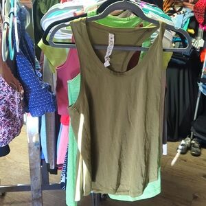 Lululemon army green tank size 6